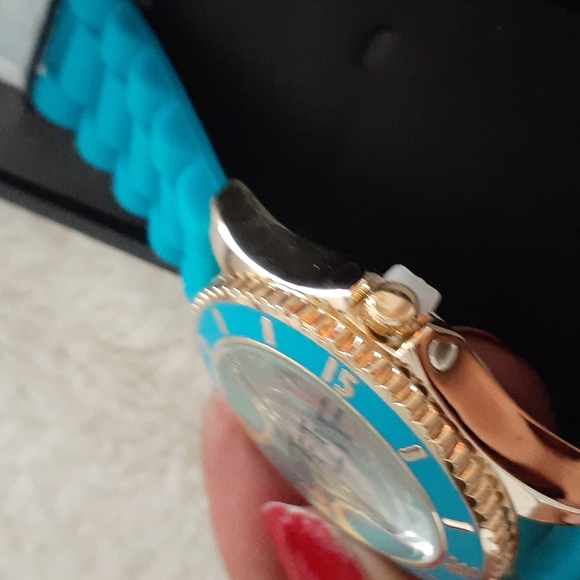 GOSSIP TURQUOISE SILICONE STRAP WATCH - Picture 6 of 7